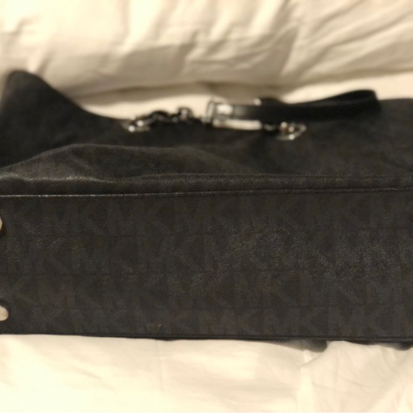 Used tote - Picture 4 of 7